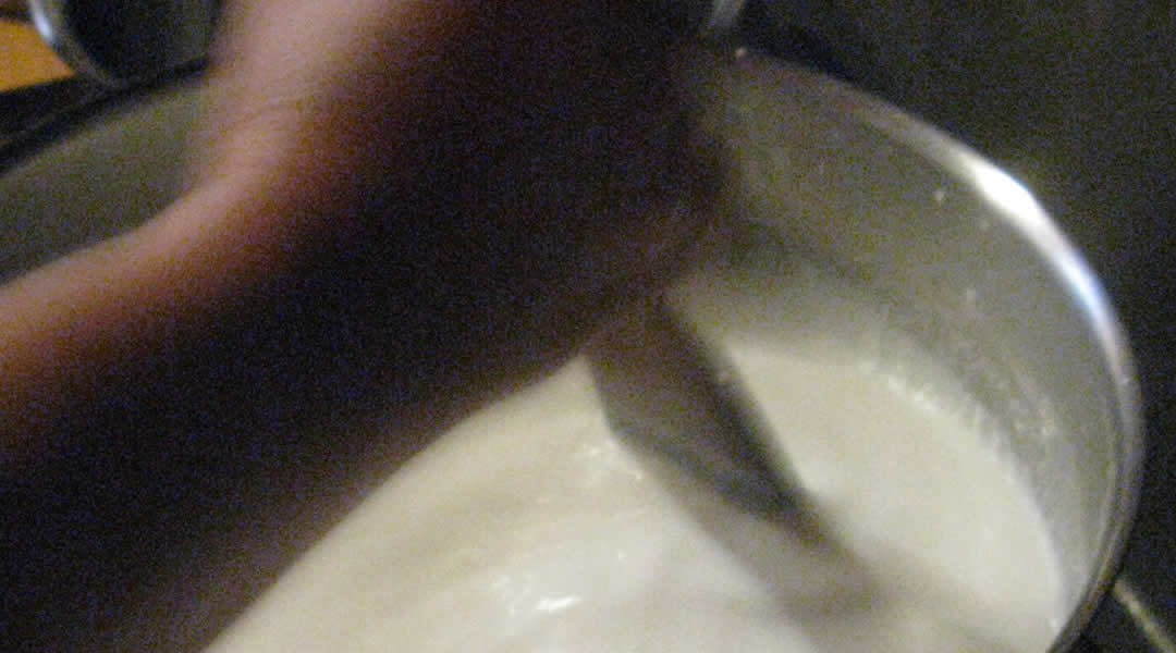 Χειροποίητος τραχανάς από σιτάρι ολικής αλέσεως και πρόβειο γάλα από τον κάμπο των Σουδενών (Πεδινών) στο Ζαγόρι